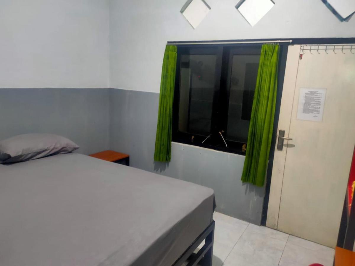 Oyo 91179 Hotel Lagalleria Sumenep Ngoại thất bức ảnh