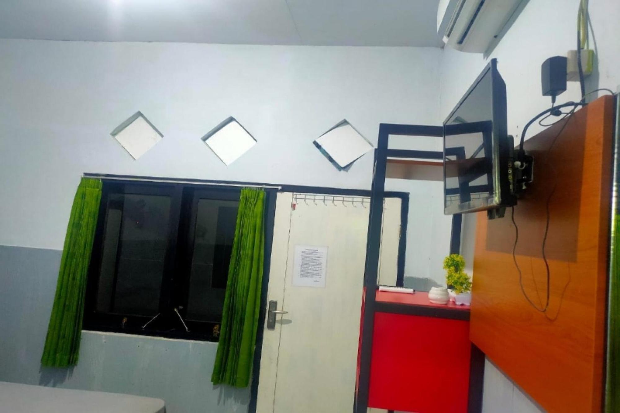 Oyo 91179 Hotel Lagalleria Sumenep Ngoại thất bức ảnh